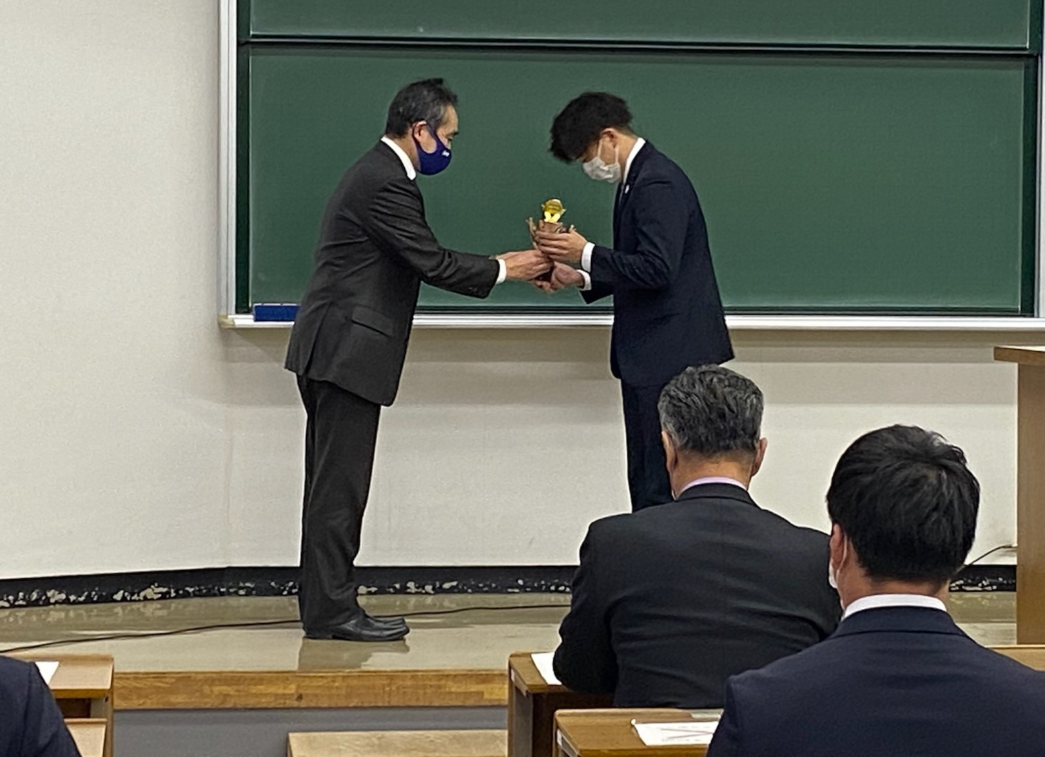 �\���̗l�q